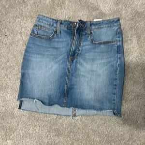 Women’s Wrangler butt Jean skirt sz 5 but very stretchy